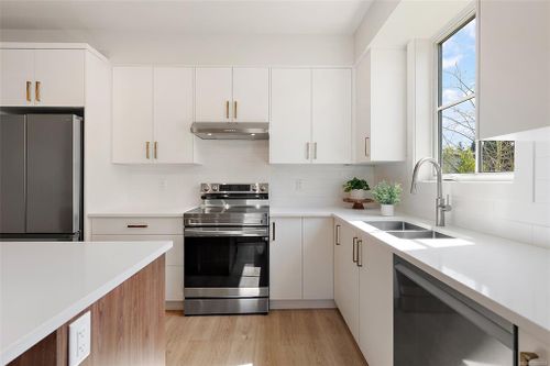 getmedia-5 at 483 South Joffre Street, Esquimalt