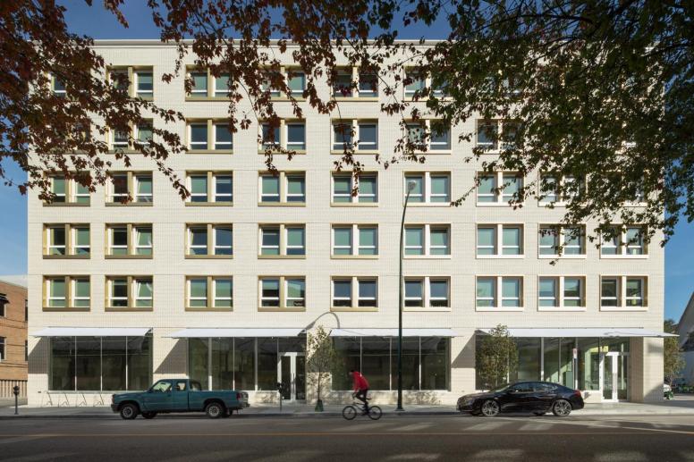 9522 Lochside Drive, Sidney