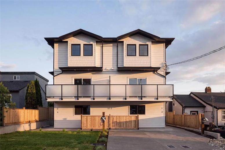 913 Dale Street, Saanich East