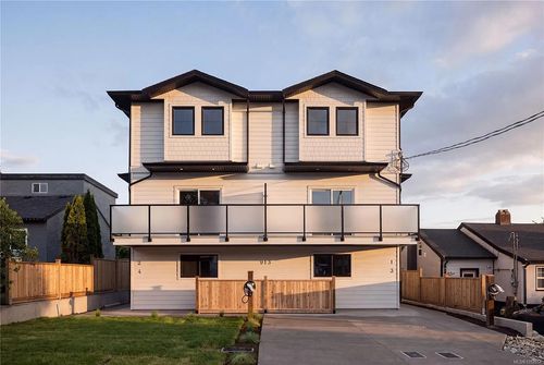 777f98af797316ef736821addbbd8868-uncropped_scaled_within_1536_1152 at 913 Dale Street, Saanich East