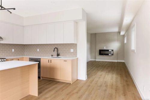 a9144f1672ca7bd6936e248897c64ca8-uncropped_scaled_within_1536_1152 at 913 Dale Street, Saanich East