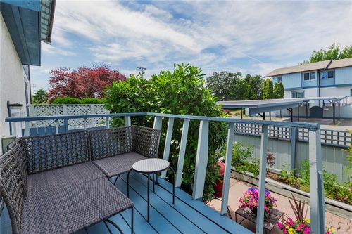 3987-gordon-head-arbutus-saanich-east-11 at 48 - 3987 Gordon Head Road, Arbutus, Saanich East