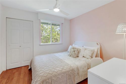 3987-gordon-head-arbutus-saanich-east-20 at 48 - 3987 Gordon Head Road, Arbutus, Saanich East