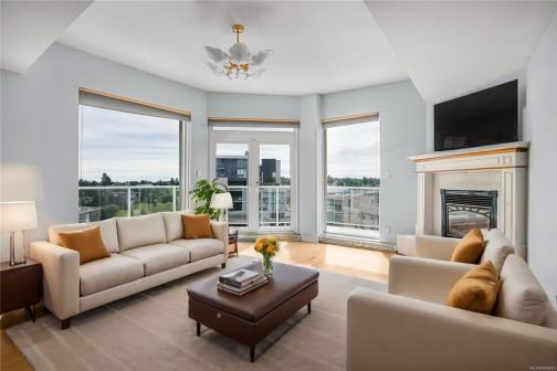 1002 - 1015 Pandora Avenue, Downtown, Victoria photo number 2