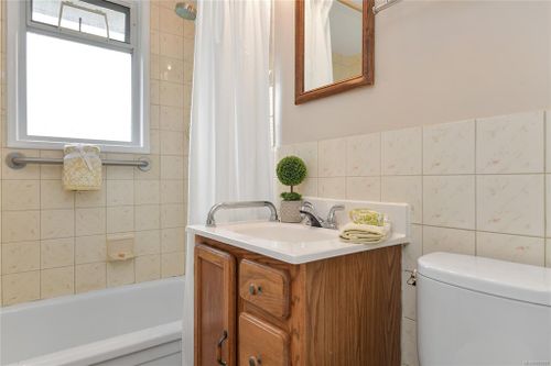 2819 ADELAIDE Ave Saanich BC V9A 2L3 at 2819 Adelaide Avenue, Saanich West