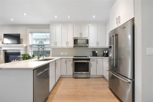 2447 Orchard Avenue at 2447 Orchard Avenue, Sidney