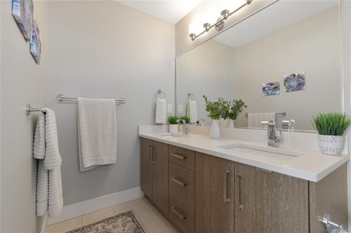 2447 Orchard Avenue at 2447 Orchard Avenue, Sidney