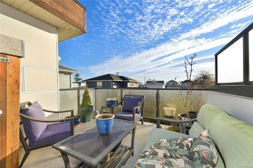 2447 Orchard Avenue at 2447 Orchard Avenue, Sidney