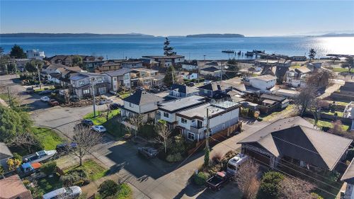 2447 Orchard Avenue at 2447 Orchard Avenue, Sidney