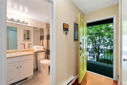 3 - 210 Douglas St Victoria BC V8V 2P2 at 3 - 210 Douglas Street, Victoria