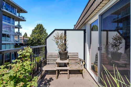 3 - 210 Douglas St Victoria BC V8V 2P2 at 3 - 210 Douglas Street, Victoria