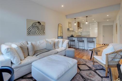 110 - 916 Lyall Street, Esquimalt photo number 2