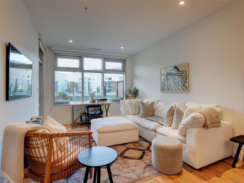 110 - 916 Lyall St Esquimalt BC V8R 1T7 at 110 - 916 Lyall Street, Esquimalt