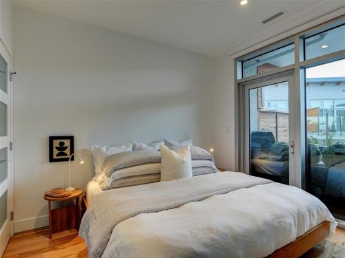 110 - 916 Lyall St Esquimalt BC V8R 1T7 at 110 - 916 Lyall Street, Esquimalt