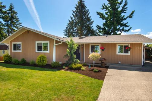 708 Newcastle Avenue, Parksville/Qualicum photo number 2