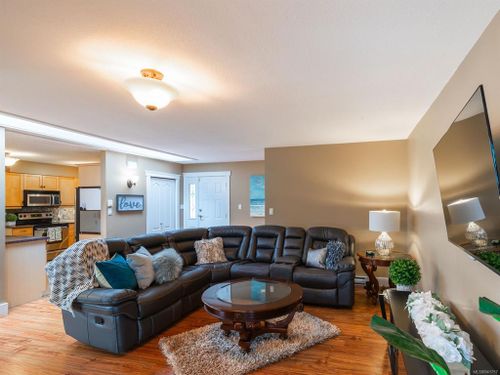 708 Newcastle Ave Parksville BC V9P 1G1 at 708 Newcastle Avenue, Parksville/Qualicum