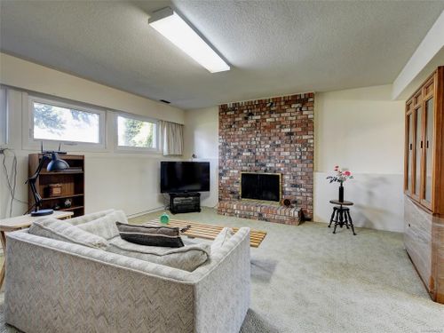 4403 Hilton Pl Saanich BC V8N 5L2 at 4403 Hilton Place, Saanich East