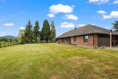 10245 Wilson Road, North Saanich photo number 2