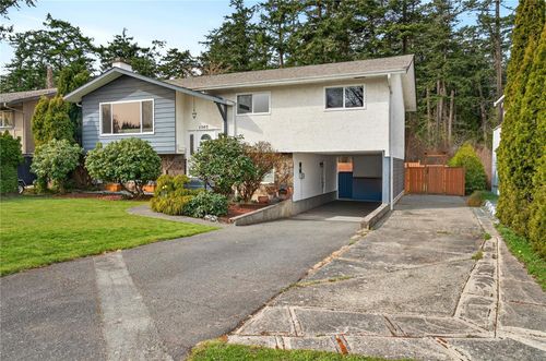 1503-edgewood-gordon-head-saanich-east-02 at 1503 Edgemont Road, Gordon Head, Saanich East