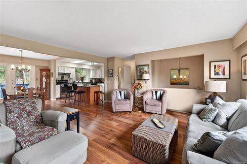 1503-edgewood-gordon-head-saanich-east-05 at 1503 Edgemont Road, Gordon Head, Saanich East