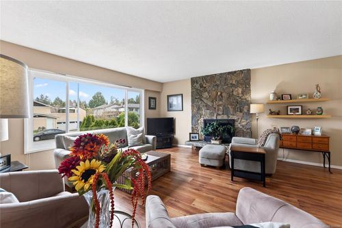 1503-edgewood-gordon-head-saanich-east-07 at 1503 Edgemont Road, Gordon Head, Saanich East