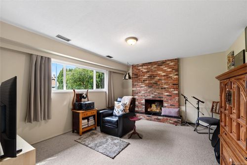 1503-edgewood-gordon-head-saanich-east-17 at 1503 Edgemont Road, Gordon Head, Saanich East