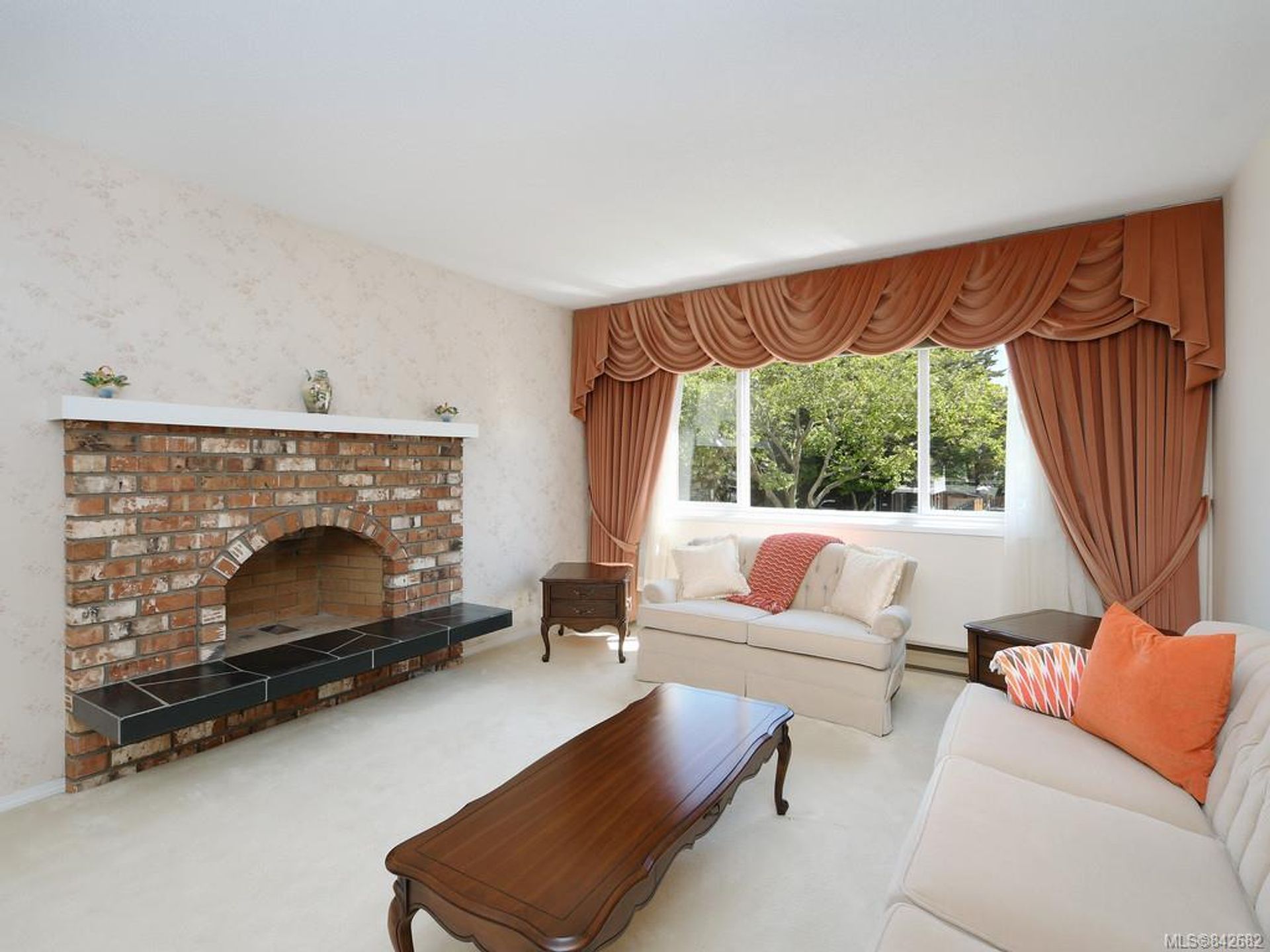 4362 Shelbourne Street, Gordon Head, Saanich East photo number 1