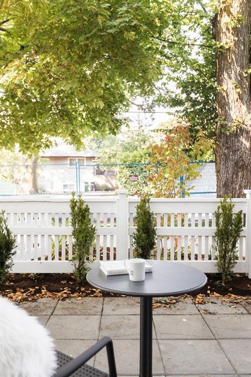 14 - 1810 Kings Road at 14 - 1810 Kings Road, Camosun, Saanich East