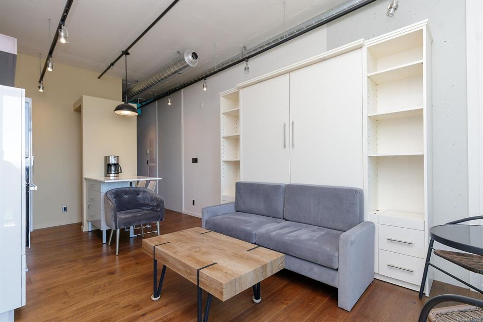 810 - 1029 View Street, Downtown, Victoria photo number 1