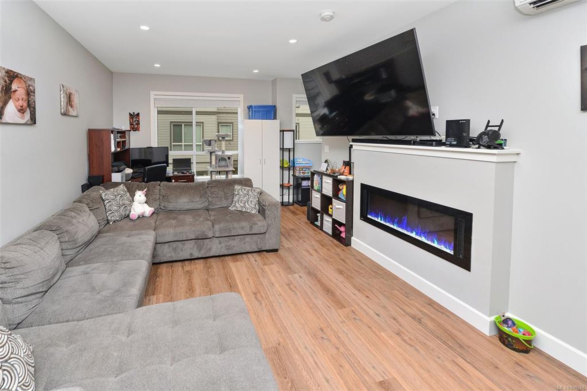 602 - 3351 Luxton Road, Happy Valley, Langford photo number 1