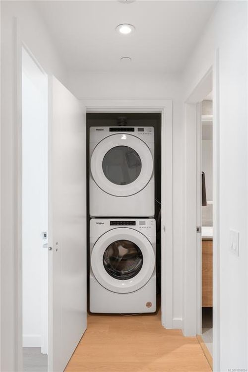 getmedia-5 at 709 - 369 Tyee Road, Victoria