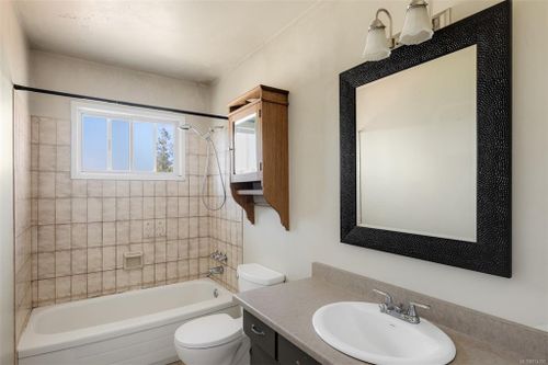 getmedia-5 at 1562 Rowan Street, Saanich East