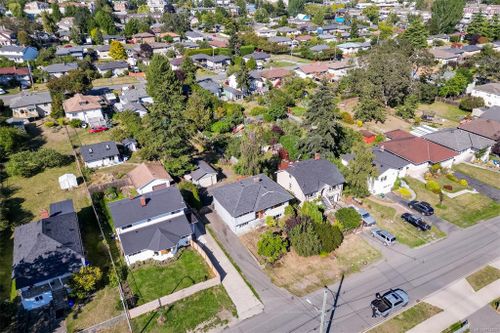 getmedia at 1562 Rowan Street, Saanich East