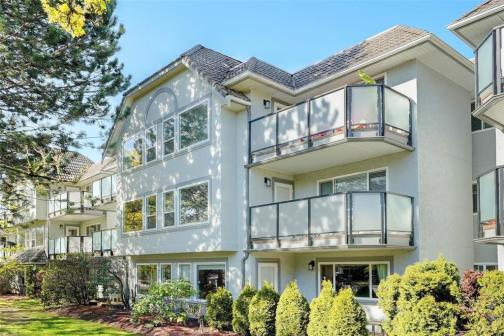 304 - 1561 Stockton Crescent, Saanich East photo number 2