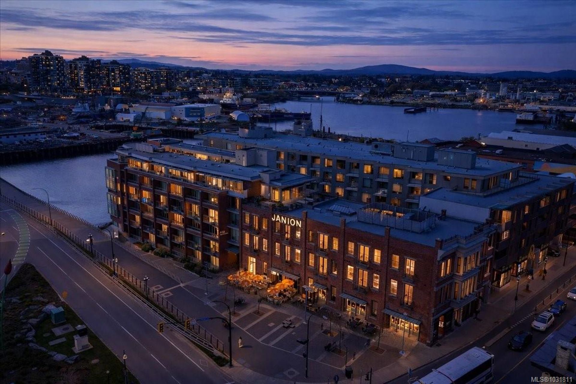 206 - 456 Pandora Avenue, Downtown, Victoria photo number 1