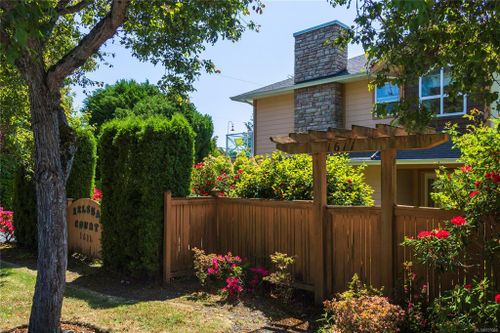 getmedia-7 at 2 - 1611 Blair Avenue, Saanich East