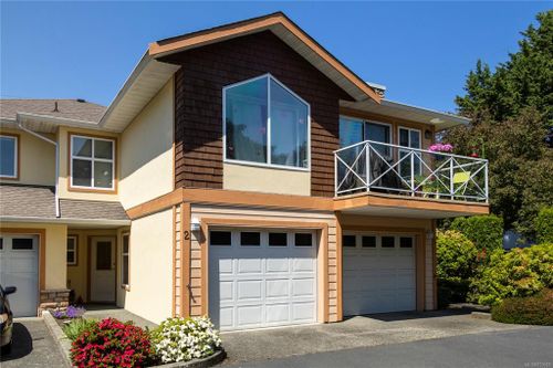 getmedia at 2 - 1611 Blair Avenue, Saanich East