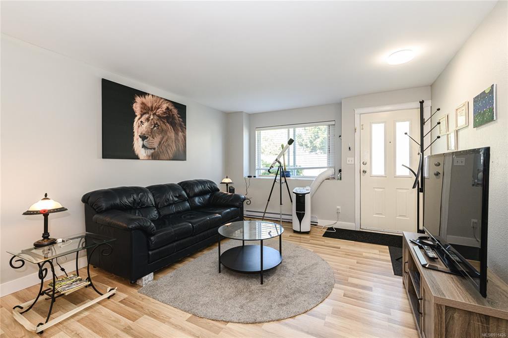 109 - 2555 Dingwall Street, Duncan photo number 2