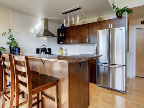 getmedia-2 at 302 - 1721 Quadra Street, Victoria