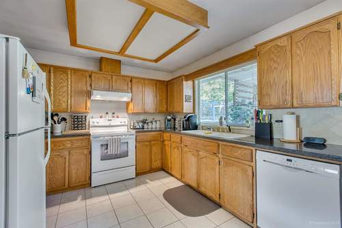 20231-stanton-avenue-southwest-maple-ridge-maple-ridge-06 at 20231 Stanton Avenue, Southwest Maple Ridge, Maple Ridge 20231-stanton-avenue-southwest-maple-ridge-maple-ridge-06 at 20231 Stanton Avenue, Southwest Maple Ridge, Maple Ridge