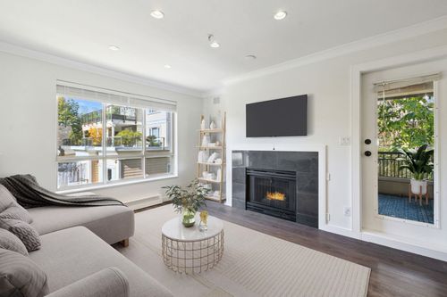 150-w-22nd-street-mosquito-creek-north-vancouver-03 at 206 - 150 W 22nd Street, Mosquito Creek, North Vancouver