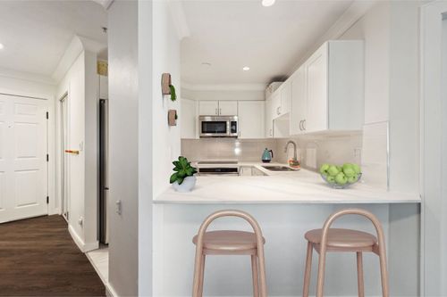 150-w-22nd-street-mosquito-creek-north-vancouver-06 at 206 - 150 W 22nd Street, Mosquito Creek, North Vancouver