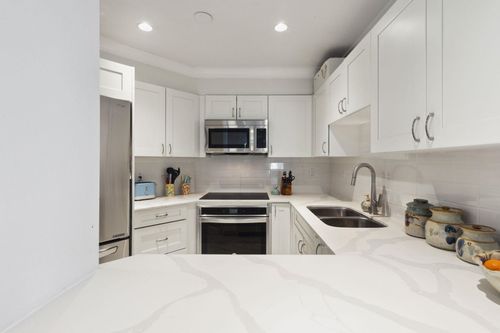 150-w-22nd-street-mosquito-creek-north-vancouver-07 at 206 - 150 W 22nd Street, Mosquito Creek, North Vancouver