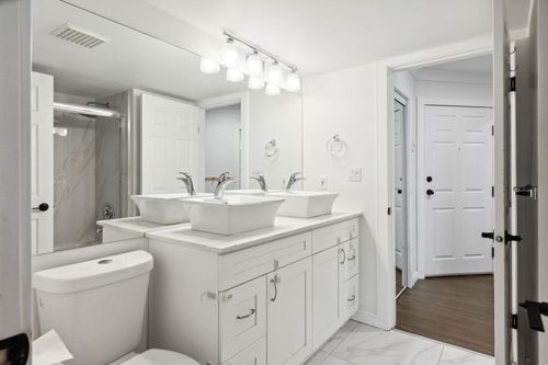 150-w-22nd-street-mosquito-creek-north-vancouver-12 at 206 - 150 W 22nd Street, Mosquito Creek, North Vancouver