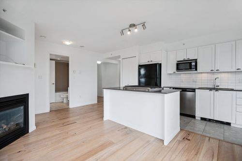 1723-alberni-street-west-end-vw-vancouver-west-03 at 906 - 1723 Alberni Street, West End VW, Vancouver West