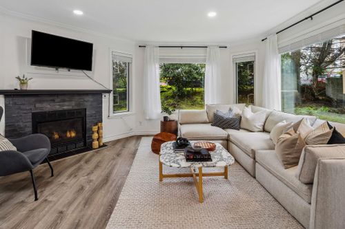 175-w-4th-street-lower-lonsdale-north-vancouver-02 at 107 - 175 W 4th Street, Lower Lonsdale, North Vancouver