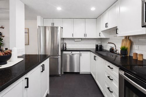 175-w-4th-street-lower-lonsdale-north-vancouver-12 at 107 - 175 W 4th Street, Lower Lonsdale, North Vancouver