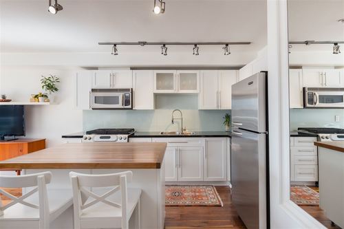 122-e-3rd-street-lower-lonsdale-north-vancouver-06 at 405 - 122 E 3rd Street, Lower Lonsdale, North Vancouver