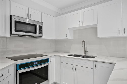 150-w-22nd-street-central-lonsdale-north-vancouver-03 at 206 - 150 W 22nd Street, Central Lonsdale, North Vancouver