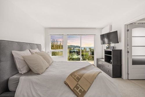 1249-clyde-avenue-ambleside-west-vancouver-22 at 1249 Clyde Avenue, Ambleside, West Vancouver